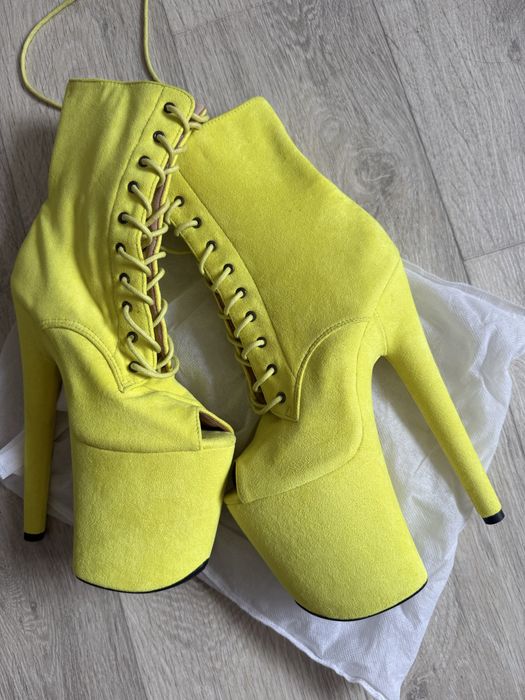 Стріпи для пілону. Exot flow