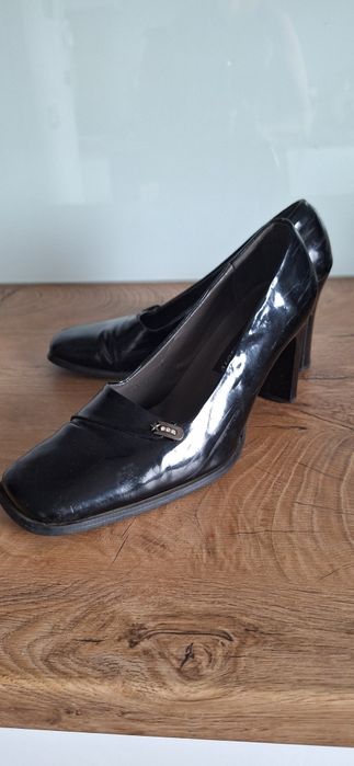 Czółenka damskie lakierka