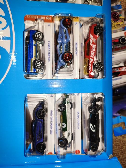 Треки, машинки, контейнери, гараж Хот вілс Hot Wheels