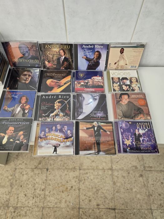 Lotes  de cds e dvds