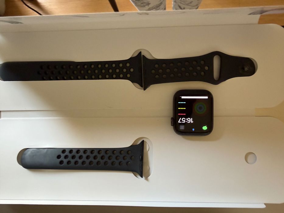 Apple Watch SE Nike impecável.