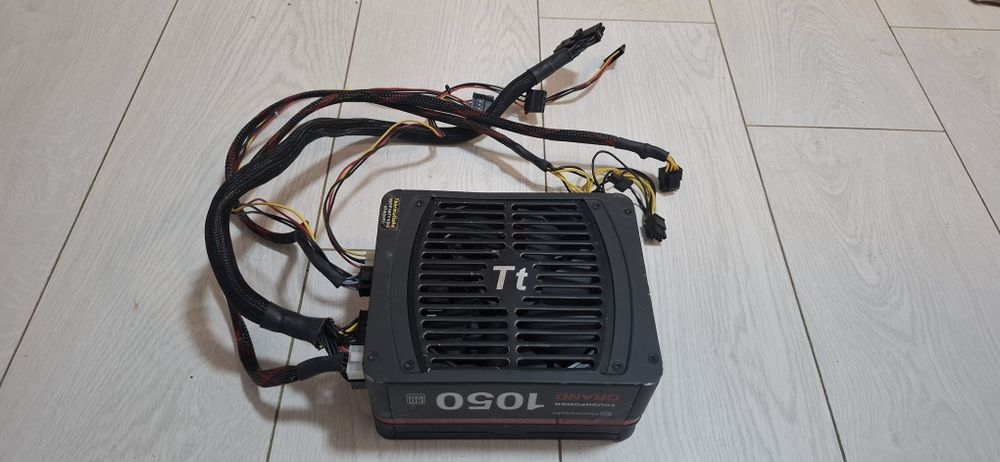 Блок живлення Thermaltake toughpower grand 1050w