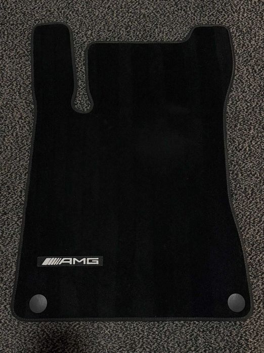 Oryginalne dywaniki Mercedes AMG W177 komplet, bardzo dobry stan