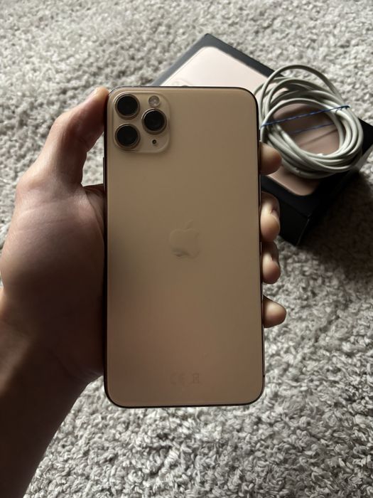 iPhone 11 Pro Max Gold 64Gb Used With Box Grade B