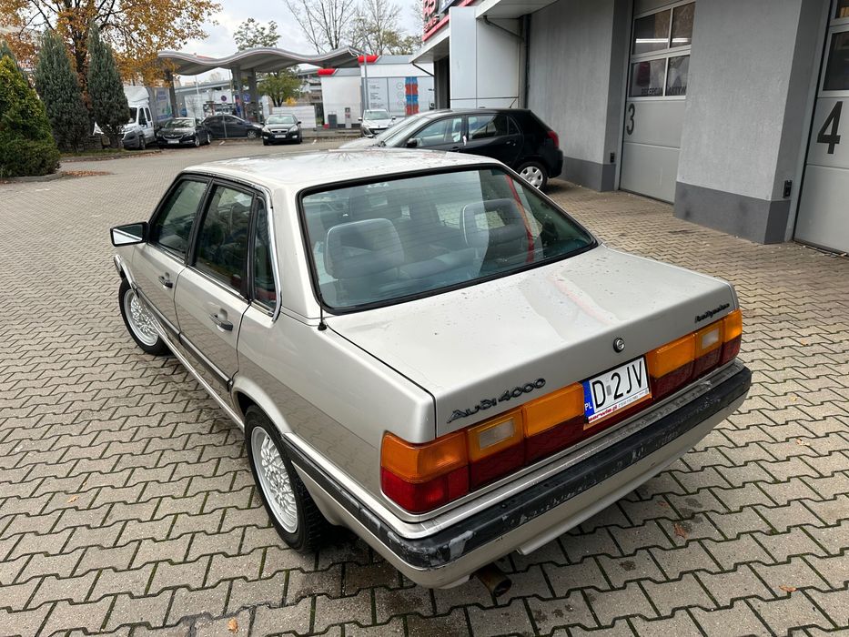 Audi 90 4000 sedan