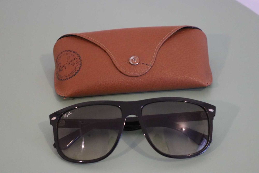 Óculos de sol RayBan modelo Boyfriend originais como novos