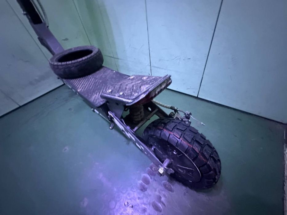 Продаю електросамокат Kukirin G2