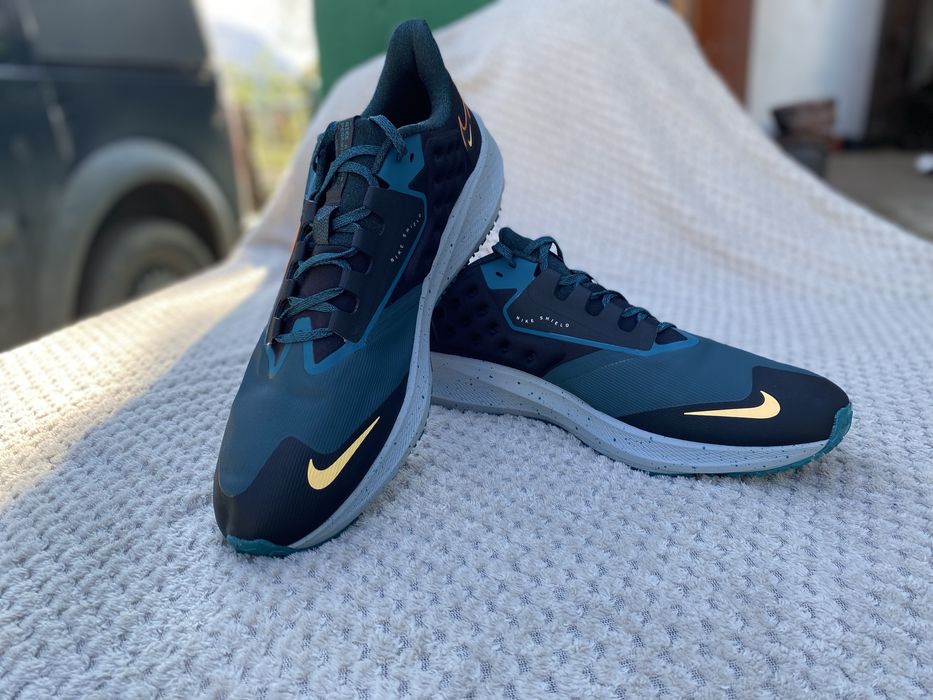 Продам нові кросівки Nike, 49,5 розмір (33см)