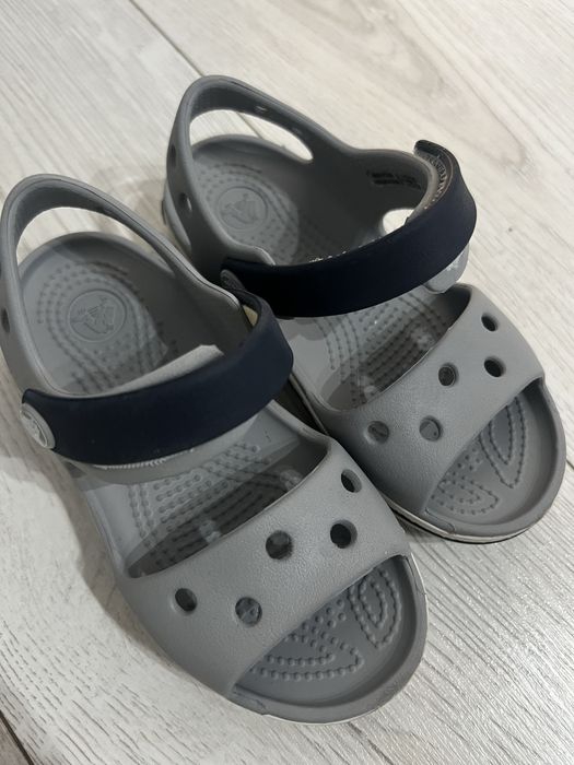 Sandały Crocs Crocband Sandal Kids | Rozmiar C9 (25-26) | Szare