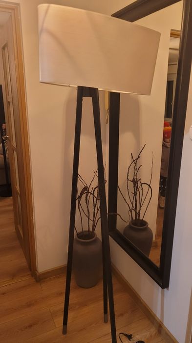 Lampa stojąca elegancka