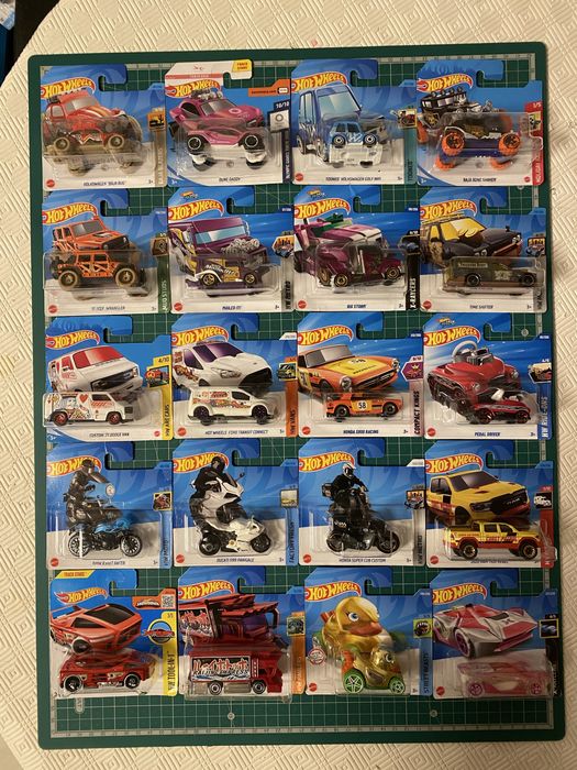 Hot wheels treasure hunt lote
