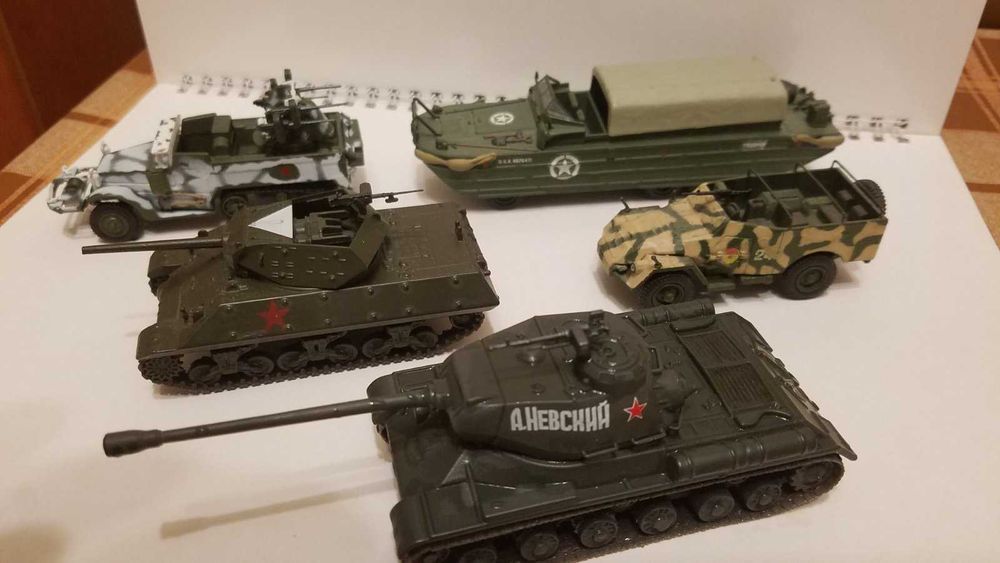 5 моделией  1\72 \новые\    военная техника