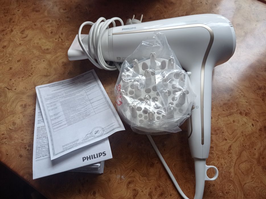 Фен для волосся Philips