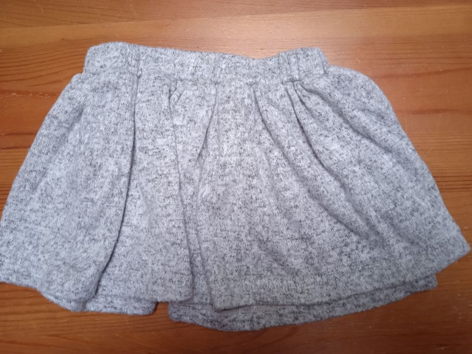Szara, ciepła spódniczka Reserved r. 68.