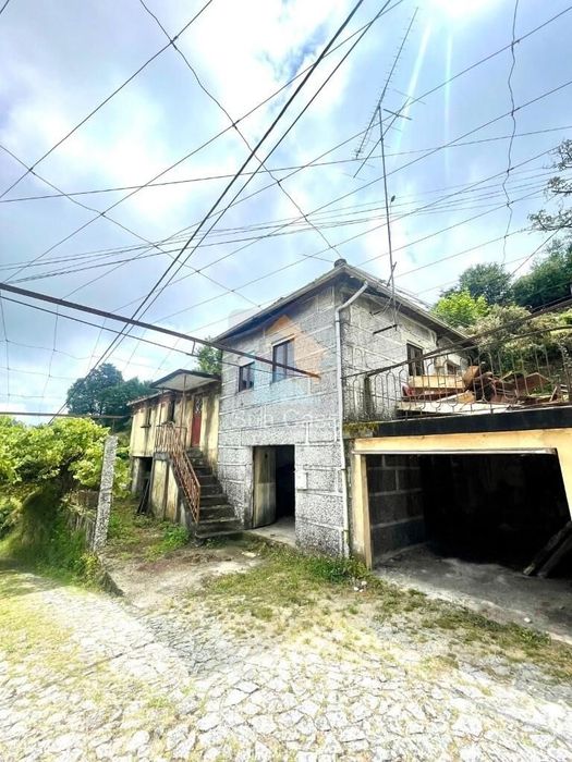 Venda Moradia — Moreira Do Rei E Várzea Cova, Braga
