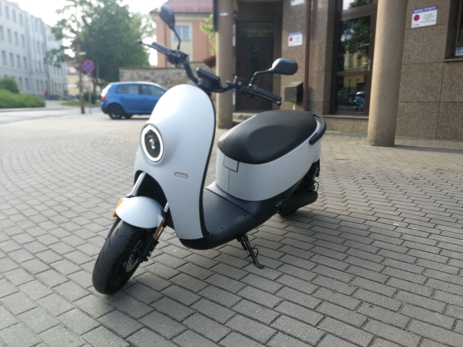 UNU SCOOTER PRO 4KW skuter elektryczny
