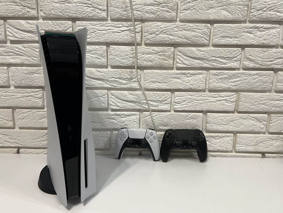 PlayStation 5 Disc + 2 DualSense + PS Plus Deluxe до 05.2027