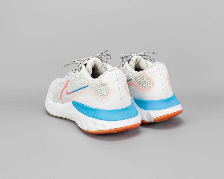 Беговые кроссовки в сетку Nike Renew Run.46 размер