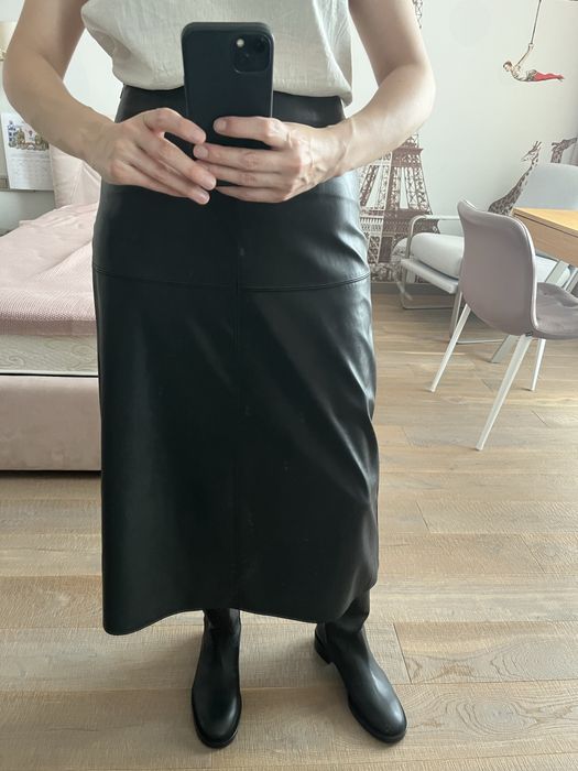 Спідниця чорна Max Mara екошкіра розмір М
