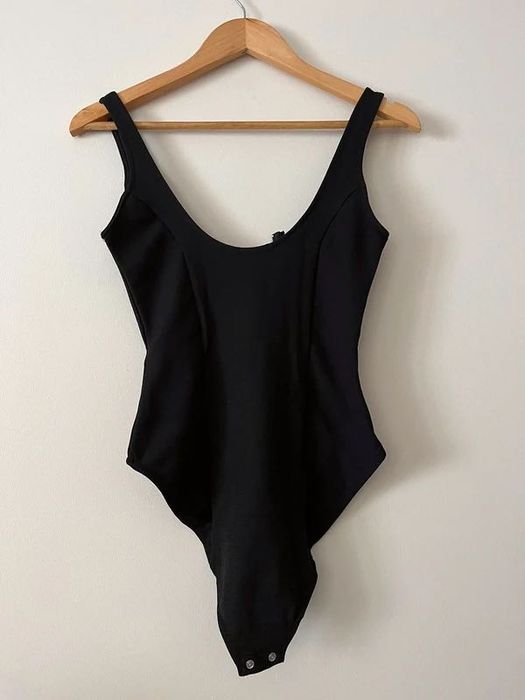 Body preto com fecho da Stradivarius
