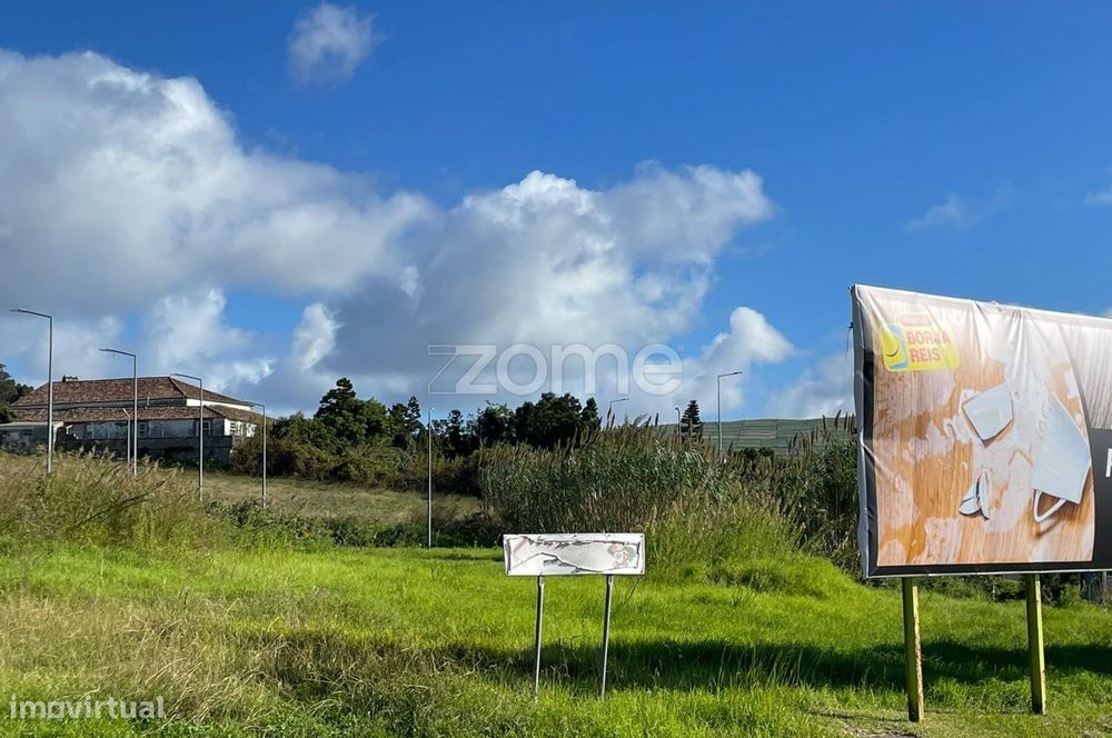 Lote 4 em Angra do Heroísmo