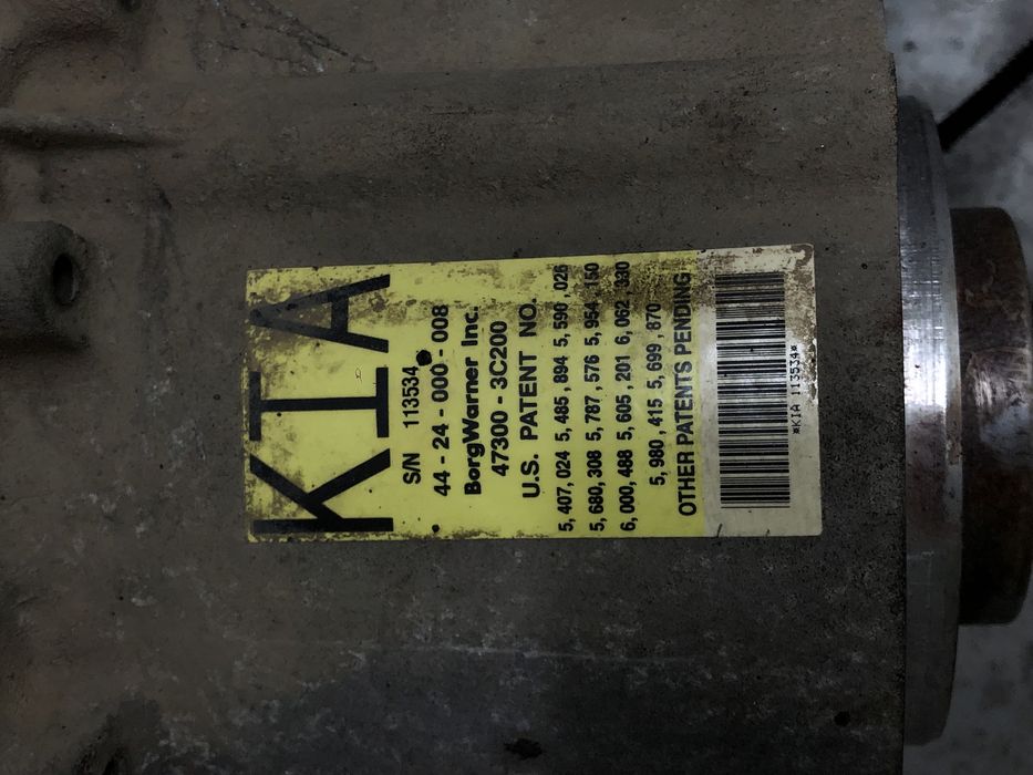 Роздатка Kia Sorento 2.5 47300-4c200