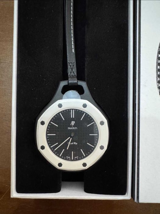 Kultowy Royal Pop Ocho Negro – monochromatyczny hit, Nivachron