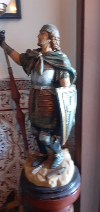 bonita estátua rara