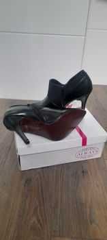 Sprzedam nowe buty