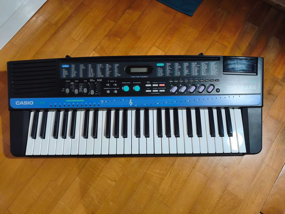 Piano Eletrônico da Casio CT-840