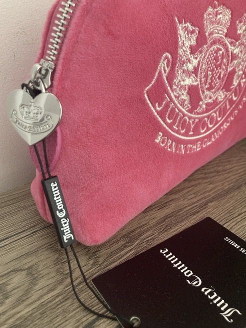 Nowa kosmetyczka Juicy Couture