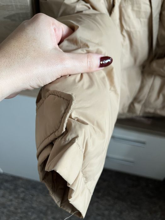 Puchowa kurtka beżowa oversize torebka ciepła kurtka pierze