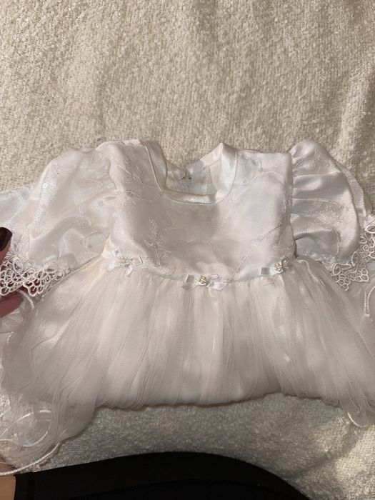Niemowlęca sukienka na chrzest elegancka