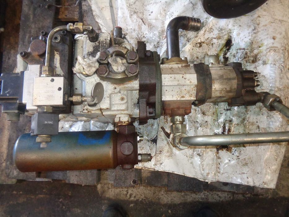 Pompa hydrauliczna SAUER SUNDSTRAND 90R055 KA1B6 - zestaw