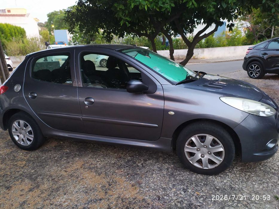 Carro Peugeot 206+ — photo 2
