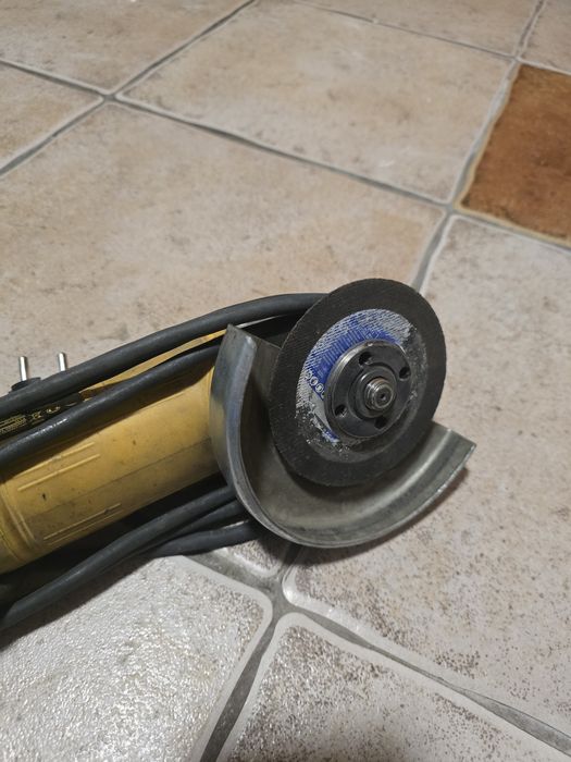 DEWALT DWE4157 Szlifierka kątowa 125mm 900W