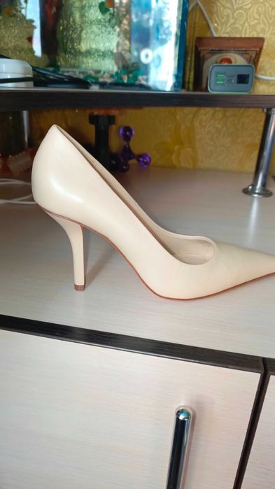 Продам нові жіночі туфлі