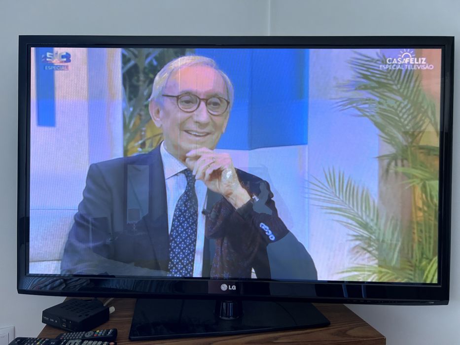 Televisao usada 117x 72 cm