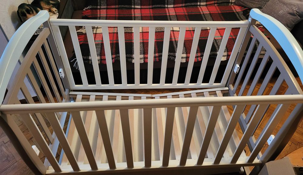 Кроватка під ремонт. Безкоштовно!