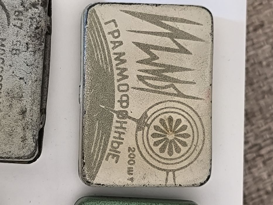 Иглы для граммофона.