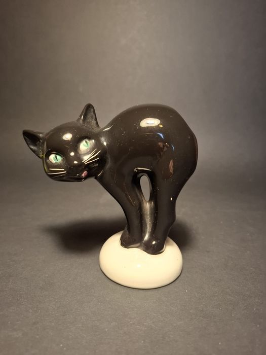 Porcelanowa Figurka kota goebel