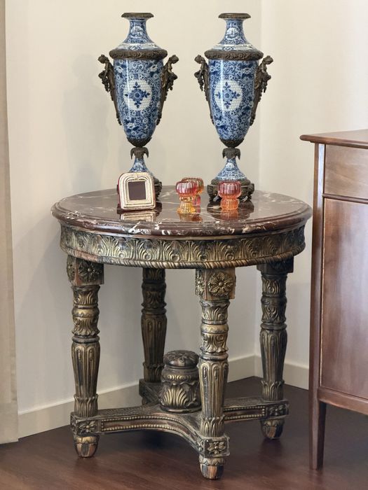 Mesa redonda estilo louis xvi