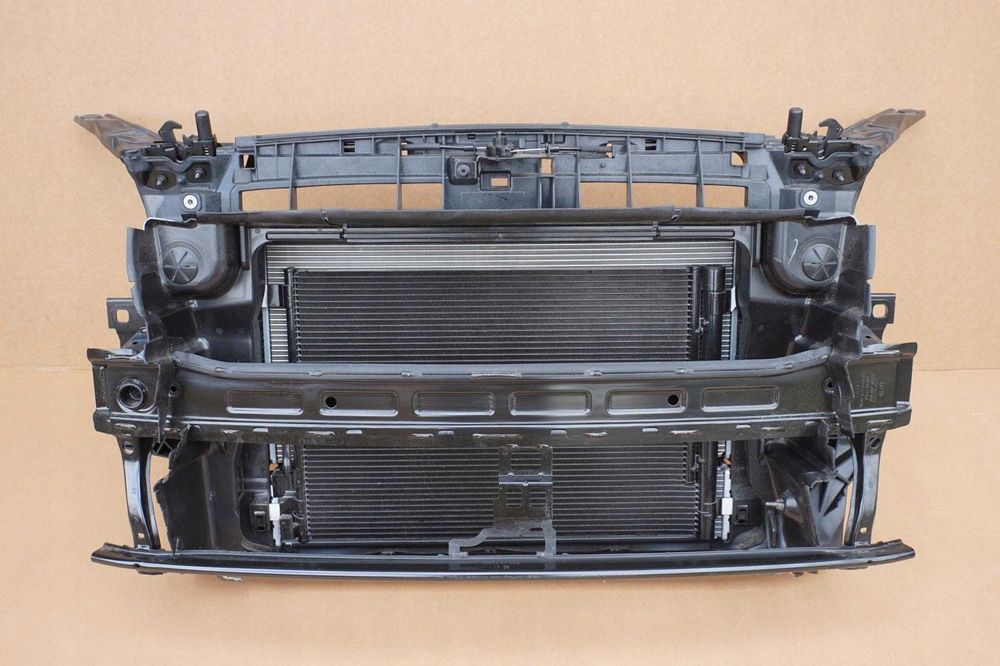 Audi  Q2 81A Передня панель телевізор