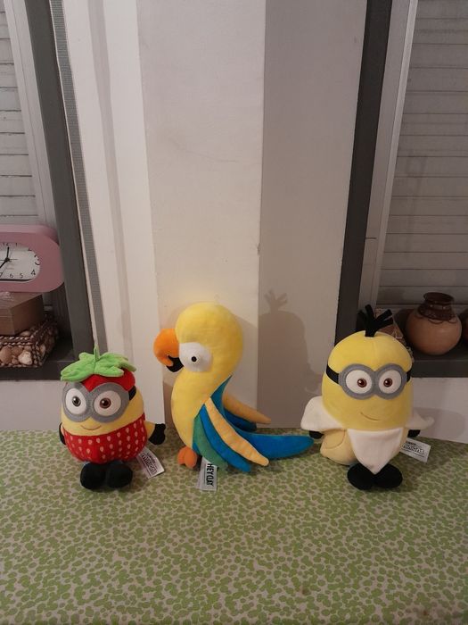 Vendo Três Peluches muito bonitos como novos