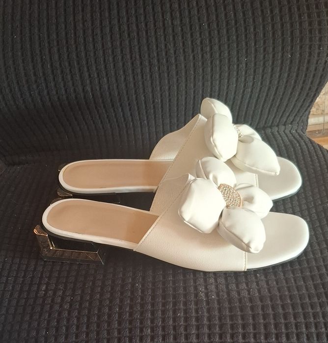 Letnie klapki eleganckie ecru 36.