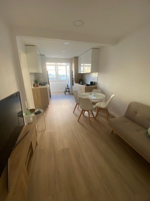 Quarto para estudante - 650€ - Estação da Damaia