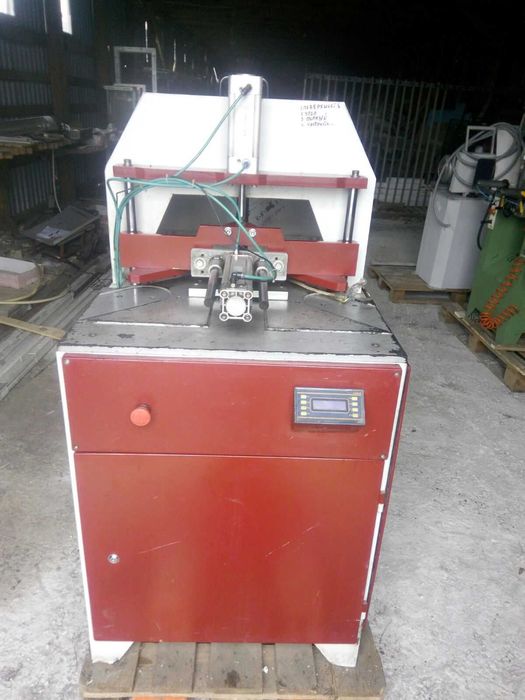 Продам оборудование для изготовления окон ПВХ в рабочем состоянии.