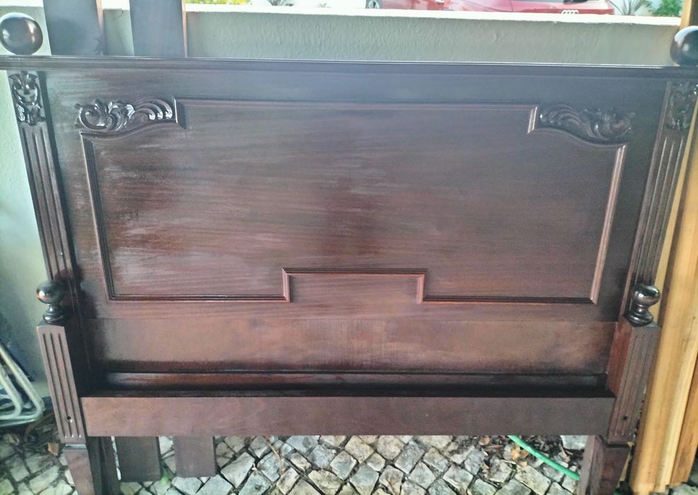 Vendo cama de casal em mogno