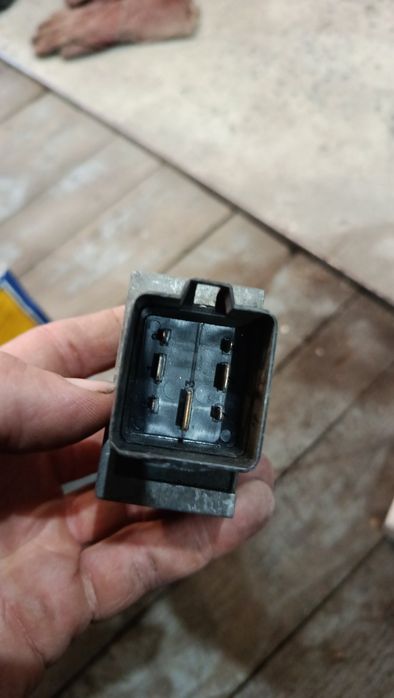 Продам робочі Реле свічок накалана на Рено 1.5 DCI і кенго кліо Меган