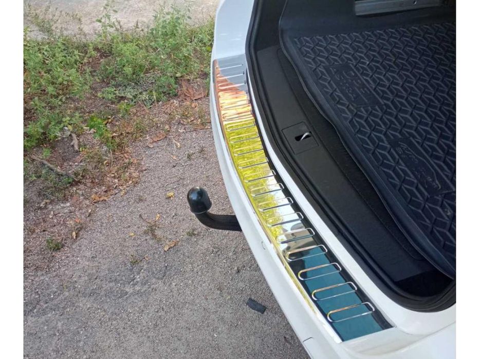 Opel Astra J SW Накладка на задний бампер Carmos